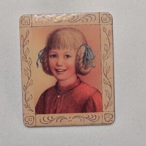 Vintage American‎ Girl Silver Tone Enamel Lapel Pin (GW20)